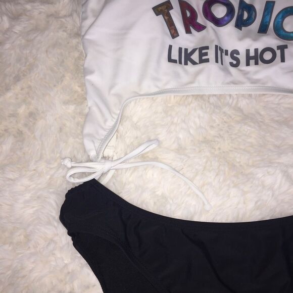 NWOT High Leg One Piece Swimsuit Sz 11/13 Black White Spring Break Swim - Picture 3 of 12